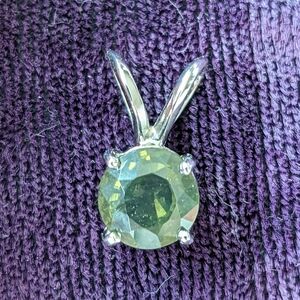 Solid 14K Gold Pendant With 1.5 Ct Natural Earth Mined Green Zircon